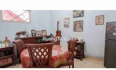 Dijual Rumah Kos UI dan Rumah Utama di Depok