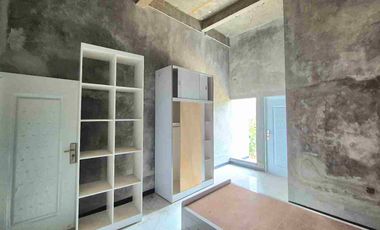 Kos Exclusive Full Furnish 35 KT Kawasan UNS Strategis Finishing