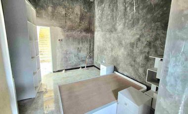 Kos Exclusive Full Furnish 35 KT Kawasan UNS Strategis Finishing