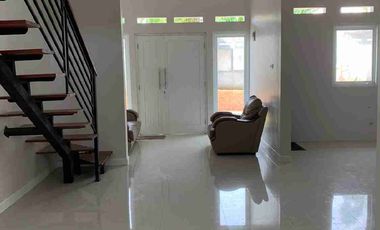 DI JUAL RUMAH 2 LANTAI BAGUS NAN CANTIK STRATEGIS DEKAT YARSI JAKARTA PUSAT