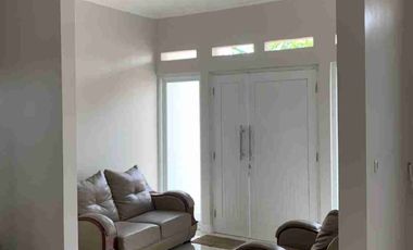 DI JUAL RUMAH 2 LANTAI BAGUS NAN CANTIK STRATEGIS DEKAT YARSI JAKARTA PUSAT