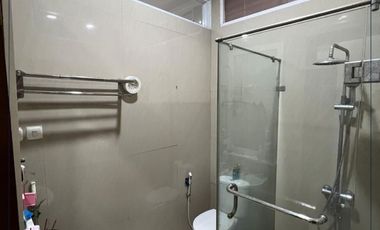 Disewakan Ruko Sangat Strategis di Pinggir Jalan Untuk Usaha & Tempat Tinggal, Grogol Jakarta Barat