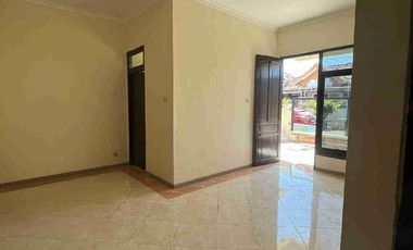 di jual rumah baru renov total di waru