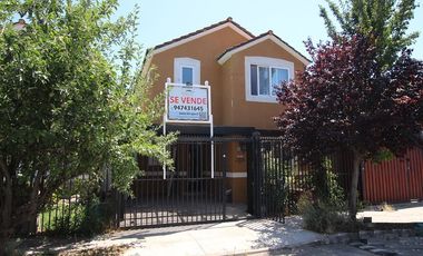 Se Vende Hermosa Casa en Calle Julio Onill, Buin