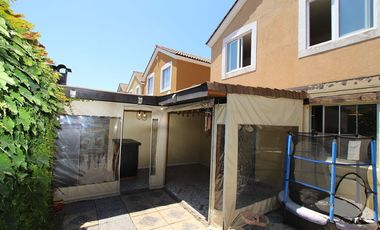 Se Vende Hermosa Casa en Calle Julio Onill, Buin