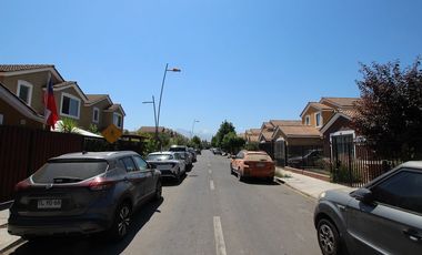 Se Vende Hermosa Casa en Calle Julio Onill, Buin