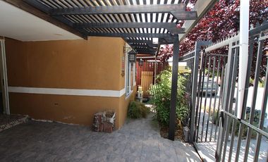 Se Vende Hermosa Casa en Calle Julio Onill, Buin