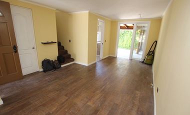 Se Vende Hermosa Casa en Calle Julio Onill, Buin