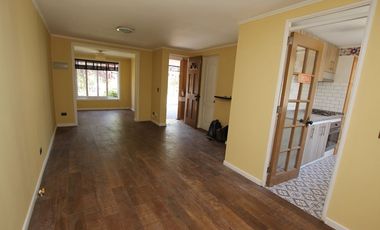 Se Vende Hermosa Casa en Calle Julio Onill, Buin