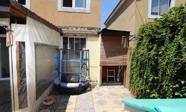 Se Vende Hermosa Casa en Calle Julio Onill, Buin