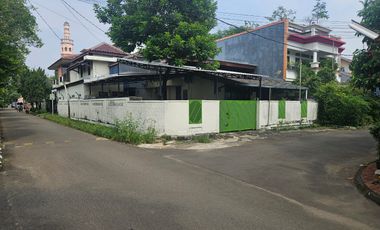 Rumah Hoek di Pondok Jaya Bintaro Sektor 3A, Selangkah Ke Tol dan KRL
