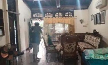 Rumah Hoek di Pondok Jaya Bintaro Sektor 3A, Selangkah Ke Tol dan KRL