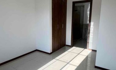 Alquilo Casa de 3 habitaciones + estudio en planta baja (que puede ser habit auxiliar) en Terranostra