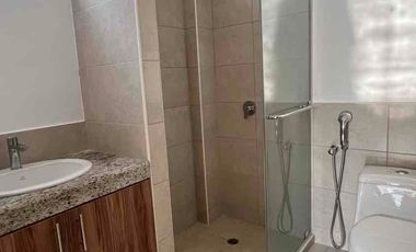 Alquilo Casa de 3 habitaciones + estudio en planta baja (que puede ser habit auxiliar) en Terranostra