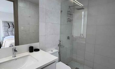 Se vende Departamento esquinero 3 habit en edificio de Lujo Titanium frente al C.C el dorado