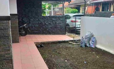 Rumah disewakan di Turangga, cocok u/ tinggal/kantor