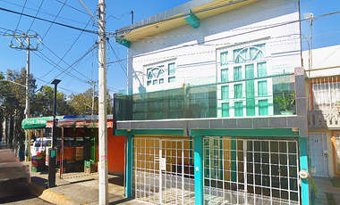 CASA EN TEYAHUALCO (a dos cuadras del Circuito Mexiquence)