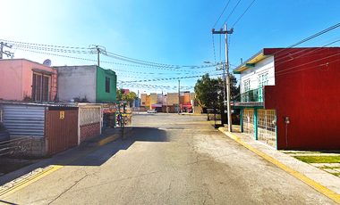 CASA EN TEYAHUALCO (a dos cuadras del Circuito Mexiquence)