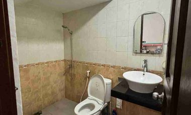 dijual rumah strategis lantai bawah luas tidak ada sekat buat usaha LT300LB419 di bulevard dekat Mall Grand Galaxy