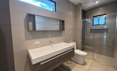 5 Bedroom For Sale at BF Homes Parañaque