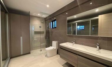 5 Bedroom For Sale at BF Homes Parañaque