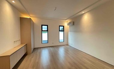 5 Bedroom For Sale at BF Homes Parañaque