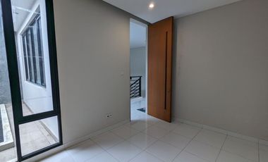 FOR SALE! A SPACIOUS HOUSE IN A STRATEGIC LOCATION IN PONDOK KOPI BEKASI AT AN AFFORDABLE PRICE