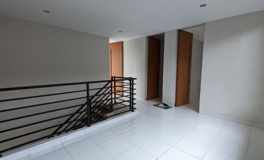 FOR SALE! A SPACIOUS HOUSE IN A STRATEGIC LOCATION IN PONDOK KOPI BEKASI AT AN AFFORDABLE PRICE