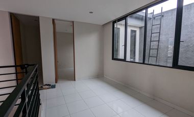 FOR SALE! A SPACIOUS HOUSE IN A STRATEGIC LOCATION IN PONDOK KOPI BEKASI AT AN AFFORDABLE PRICE