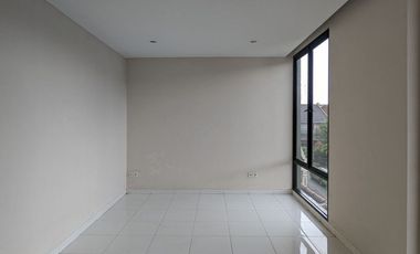 FOR SALE! A SPACIOUS HOUSE IN A STRATEGIC LOCATION IN PONDOK KOPI BEKASI AT AN AFFORDABLE PRICE