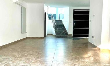 ACOGEDORA CASA EN LINDA URBANIZACION CON AREAS SOCIALES Y PARQUES