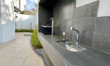 ACOGEDORA CASA EN LINDA URBANIZACION CON AREAS SOCIALES Y PARQUES