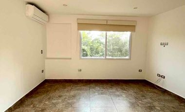 ACOGEDORA CASA EN LINDA URBANIZACION CON AREAS SOCIALES Y PARQUES