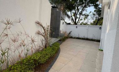 ACOGEDORA CASA EN LINDA URBANIZACION CON AREAS SOCIALES Y PARQUES