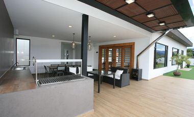 🌿 Vive la Experiencia de Estrenar — Suite Exclusiva con Terraza Privada