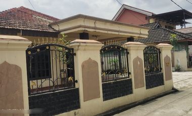 DIJUAL RUMAH LAHAN LUAS DEKAT JALAN BAMBANG UTOYO LEMABANG PALEMBANG