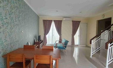 disewakan rumah The Oscar