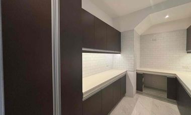 5 Bedrooms For Sale at BF Homes Parañaque