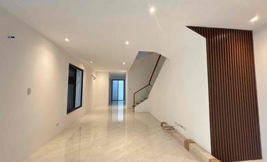 5 Bedrooms For Sale at BF Homes Parañaque