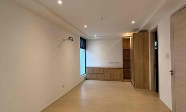 5 Bedrooms For Sale at BF Homes Parañaque