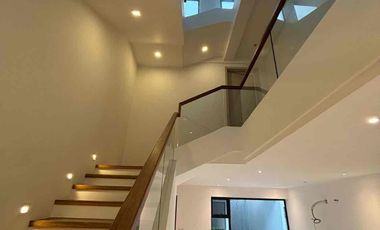 5 Bedrooms For Sale at BF Homes Parañaque