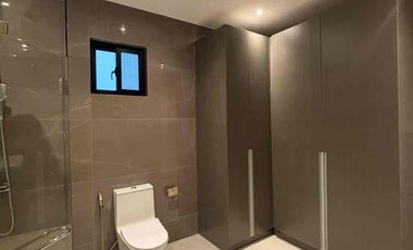 5 Bedrooms For Sale at BF Homes Parañaque