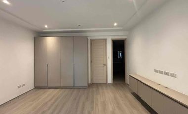 5 Bedrooms For Sale at BF Homes Parañaque