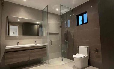 5 Bedrooms For Sale at BF Homes Parañaque