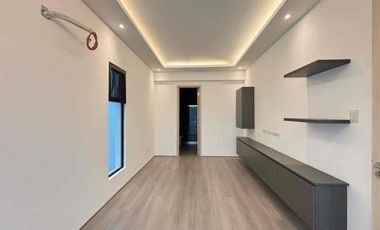 5 Bedrooms For Sale at BF Homes Parañaque