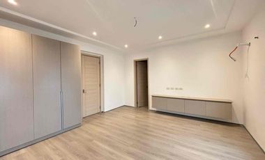 5 Bedrooms For Sale at BF Homes Parañaque