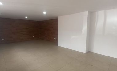 HERMOSO LOCAL TUMBACO DE RENTA