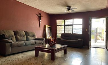 CASA EN LA ZONA CENTRO DE TLAQUEPAQUE PARA REMODELAR