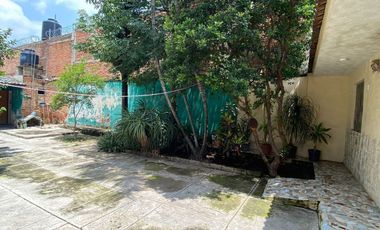 CASA EN LA ZONA CENTRO DE TLAQUEPAQUE PARA REMODELAR