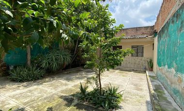 CASA EN LA ZONA CENTRO DE TLAQUEPAQUE PARA REMODELAR